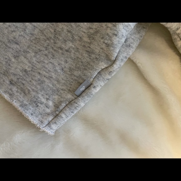 TNA Cozy Fleece Boyfriend Cropped Hoodie (M) - Picture 9 of 11